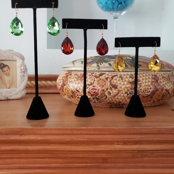 earrings - Picture 2 of 3